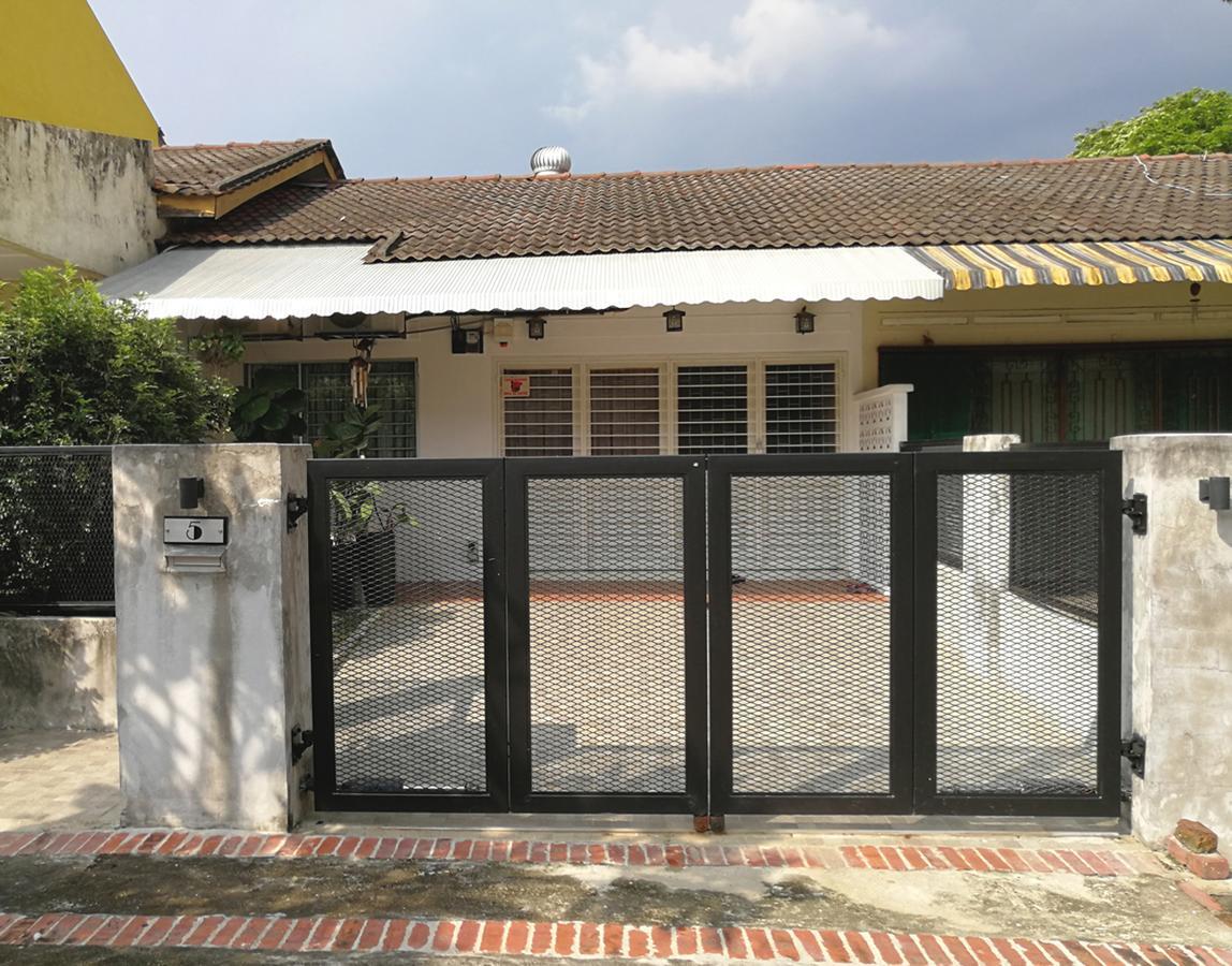 Fivehouz Guest House Petaling Jaya Exterior photo